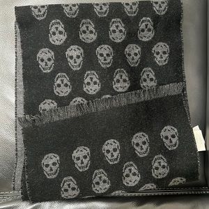 Alexander McQueen reversible scarf, black and gray